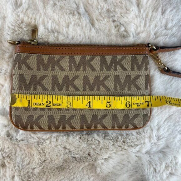 Michael Kors Monogram Brown/Tan Logo Wristlet Wallet - Picture 5 of 6